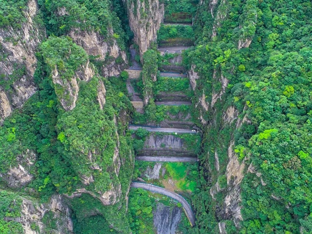 带你去看人造旷世奇景：宛如穿山携带的叠彩洞